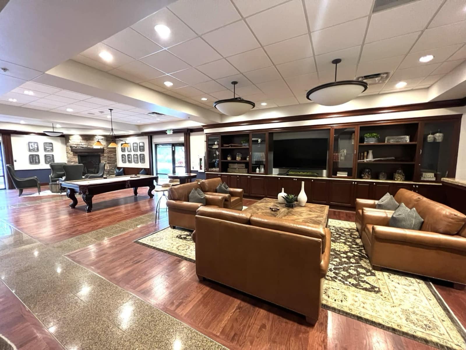Statesman - lounge 1