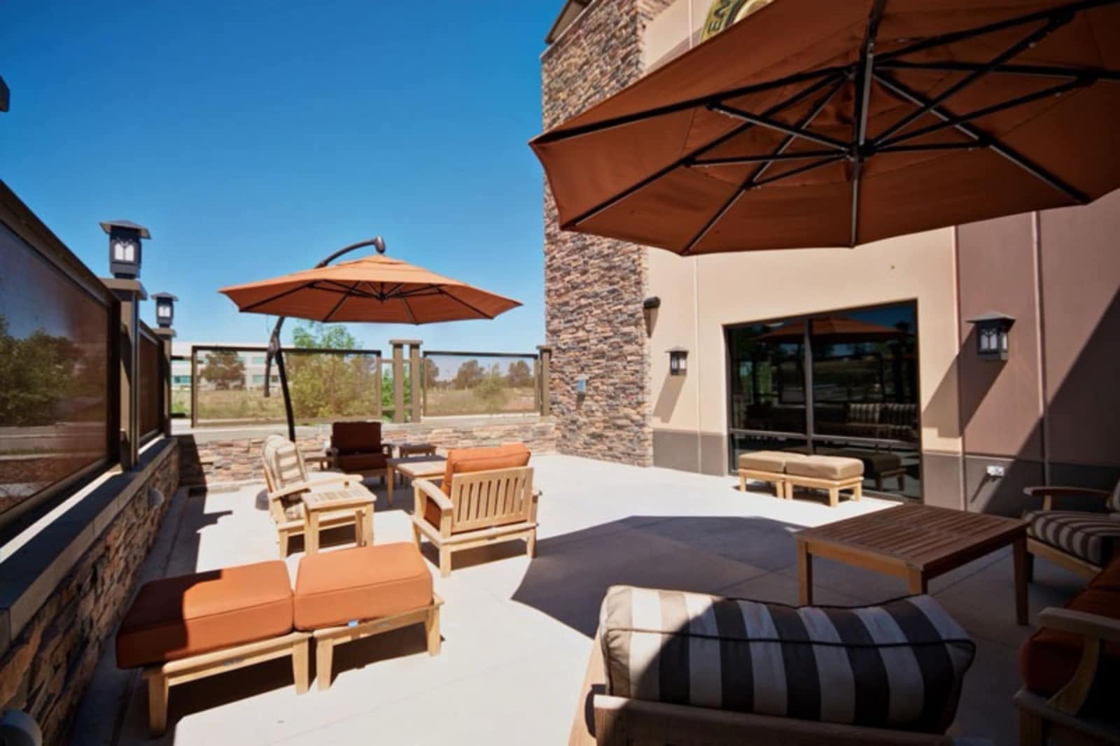 Statesman - patio