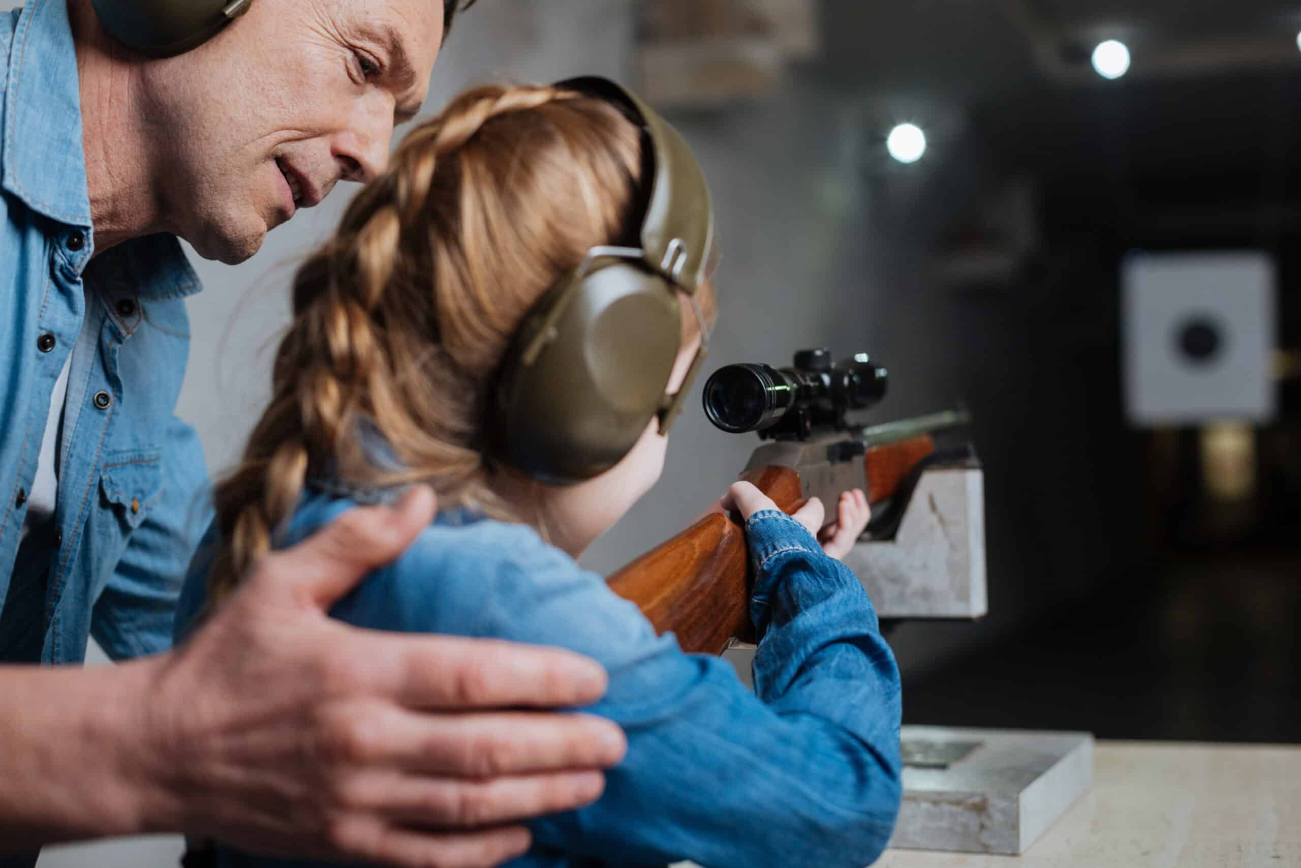 Pleasant,Cheerful,Man,Helping,His,Daughter